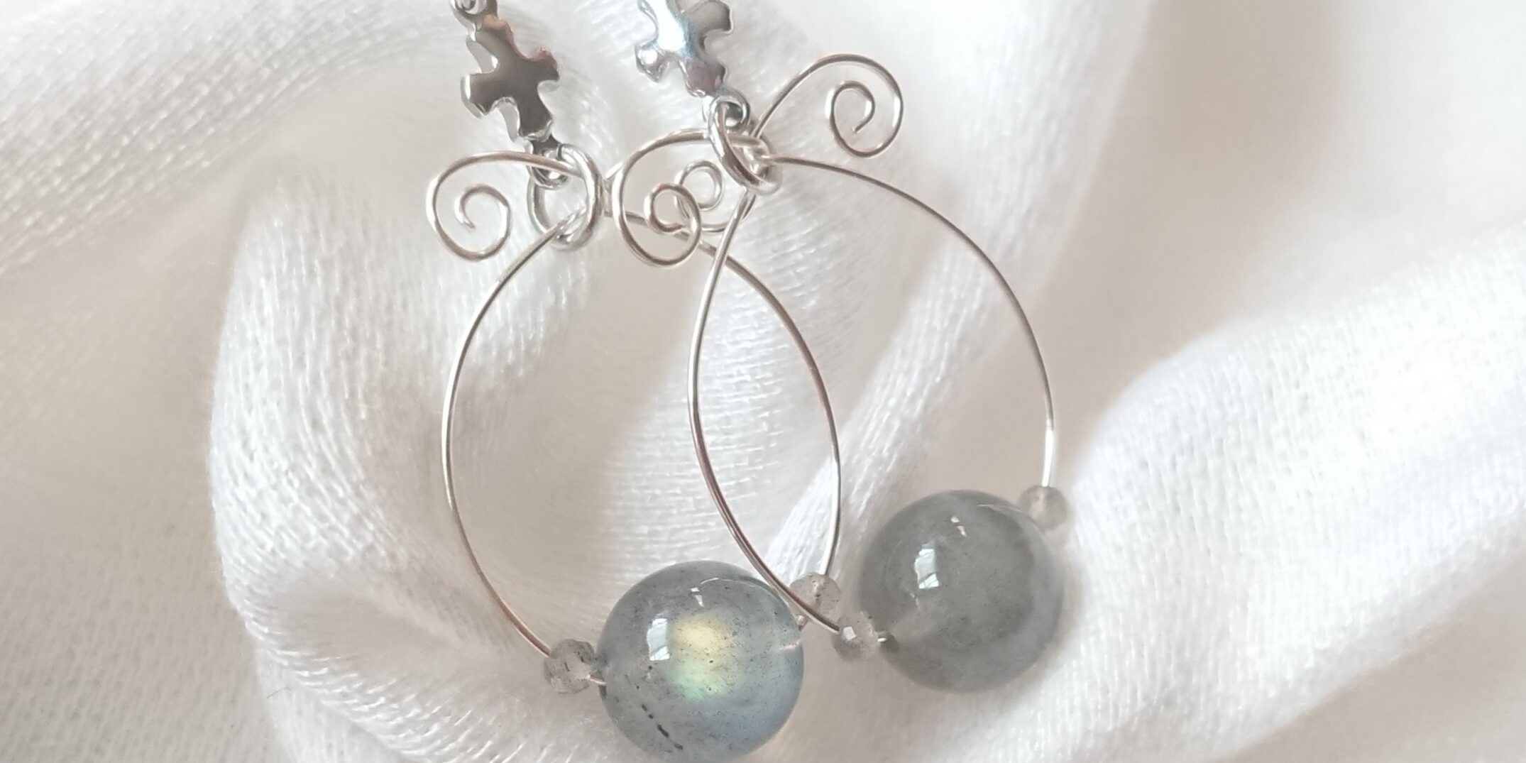 ラブラドライトピアス5